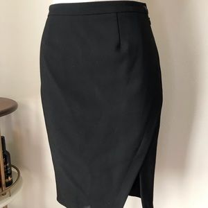 Elizabeth and James pencil skirt 🔴